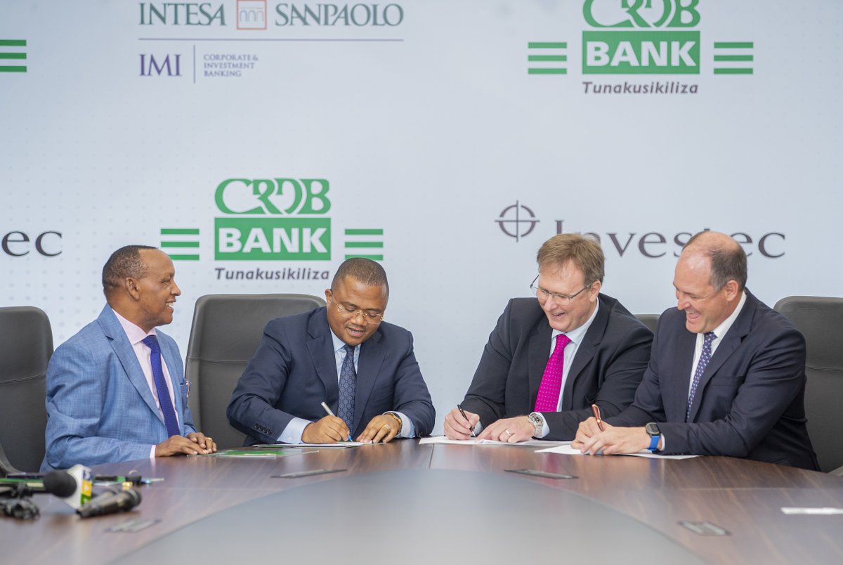 2ktwenty's tweet photo. #michuzitv_updates

Benki ya @crdbbankplc imesaini mkopo wa dola za Marekani milioni 150 zitakazotumika kuwakopesha wateja wakubwa waliowekeza kwenye sekta tofauti za uchumi.

Mkopo huo wa kimataifa (international syndicated term facility) umechukuliwa kwenye soko la kimataifa https://t.co/fymK2J0Xet
