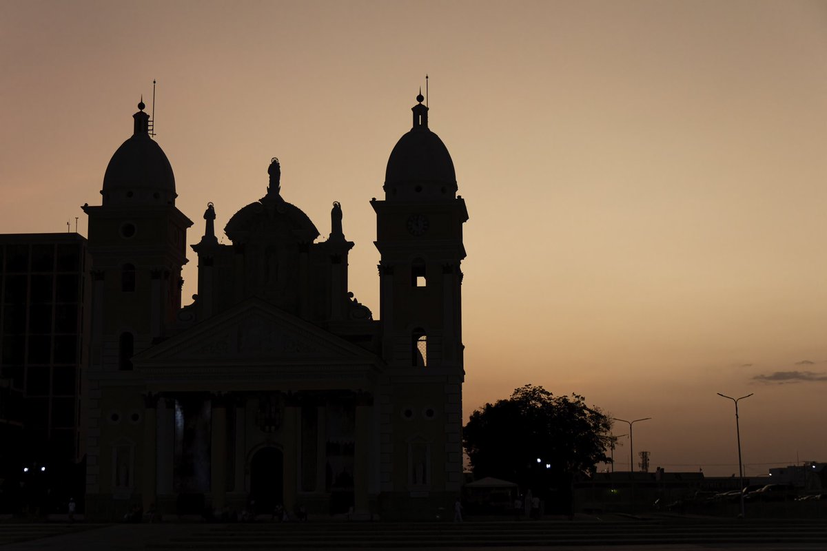 Una silueta que une a toda Maracaibo en una misma fe, llena de esperanza y devoción. 

Se acercan los días para reencontrarnos con nuestra China amada.