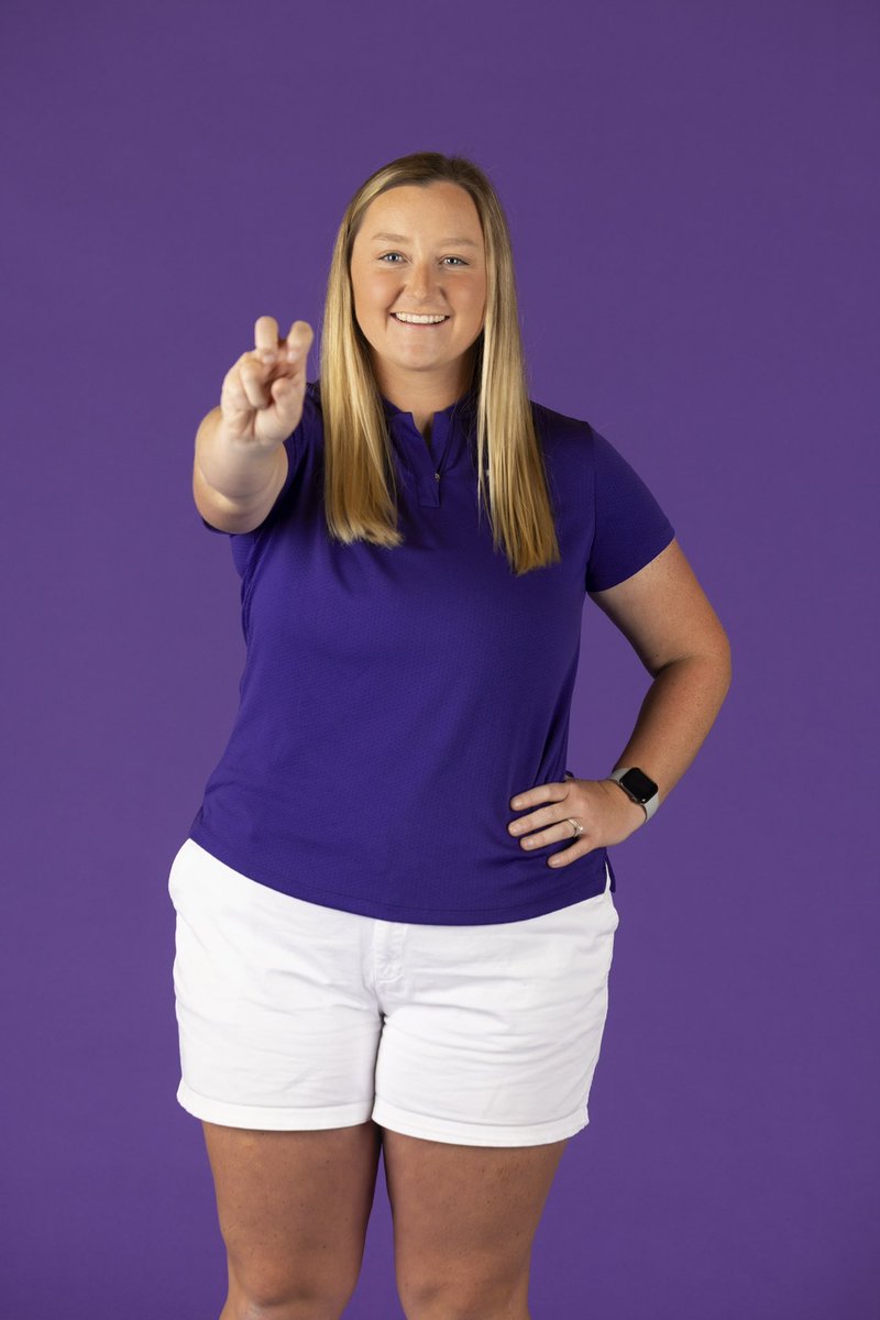 Happy birthday to our 𝘾𝙤𝙖𝙘𝙝 𝙆 🥳🤍

We’re happy you’re on our side, <a href="/CoachKAhrens/">Kendall Ahrens</a> 🐸

#GoFrogs x #TurnItUp