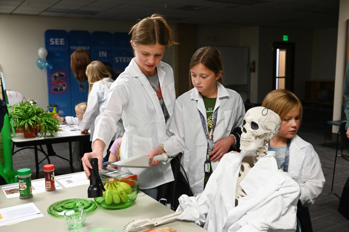 INL's tweet image. We hope you had as much fun as we did at @INL’s Family Nuclear Science Night!  
 
We enjoyed sharing a night of exploration through hands-on activities &amp;amp; demonstrations. Explore more into the world of #nuclear ➡️ inl.gov/nuclear-energy/  
 
#NuclearSciWeek #cleanEnergy #STEM