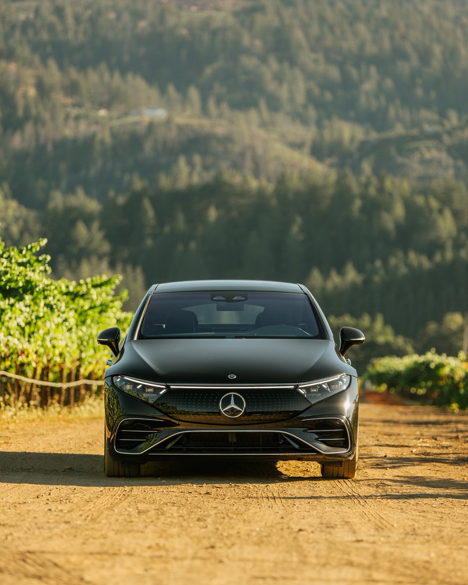 Luxe living doesn’t stop at the villa. Guests explored the vineyards of Rutherford Hills in an AMG EQS Sedan, part of MBUSA’s exclusive test drive experience at Solage @solageauberge, an @AUBERGERESORTS Collection property. #MercedesBenz #AMG #EQS