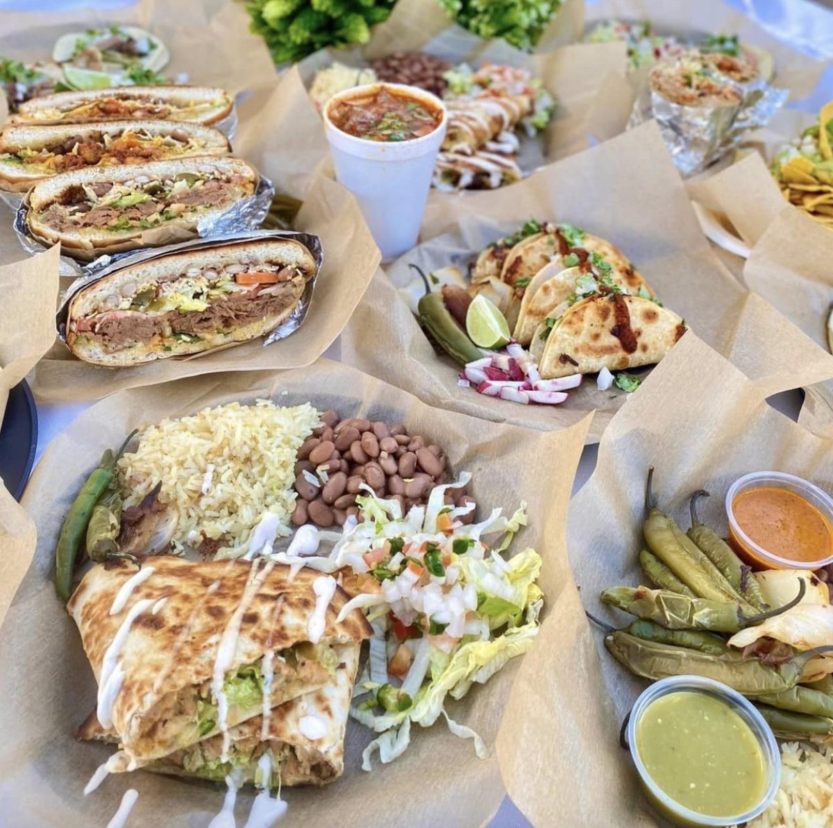 You mexiCAN have mexican food any time of the day 😋 that's why the Dos Manos food truck is out in the mornings and afternoons so you can feast on tacos anytime! They'll be out today from 10am to 2pm 🌮 See you there!

📍 5395 Pearl Pkwy, Boulder, CO 8030
