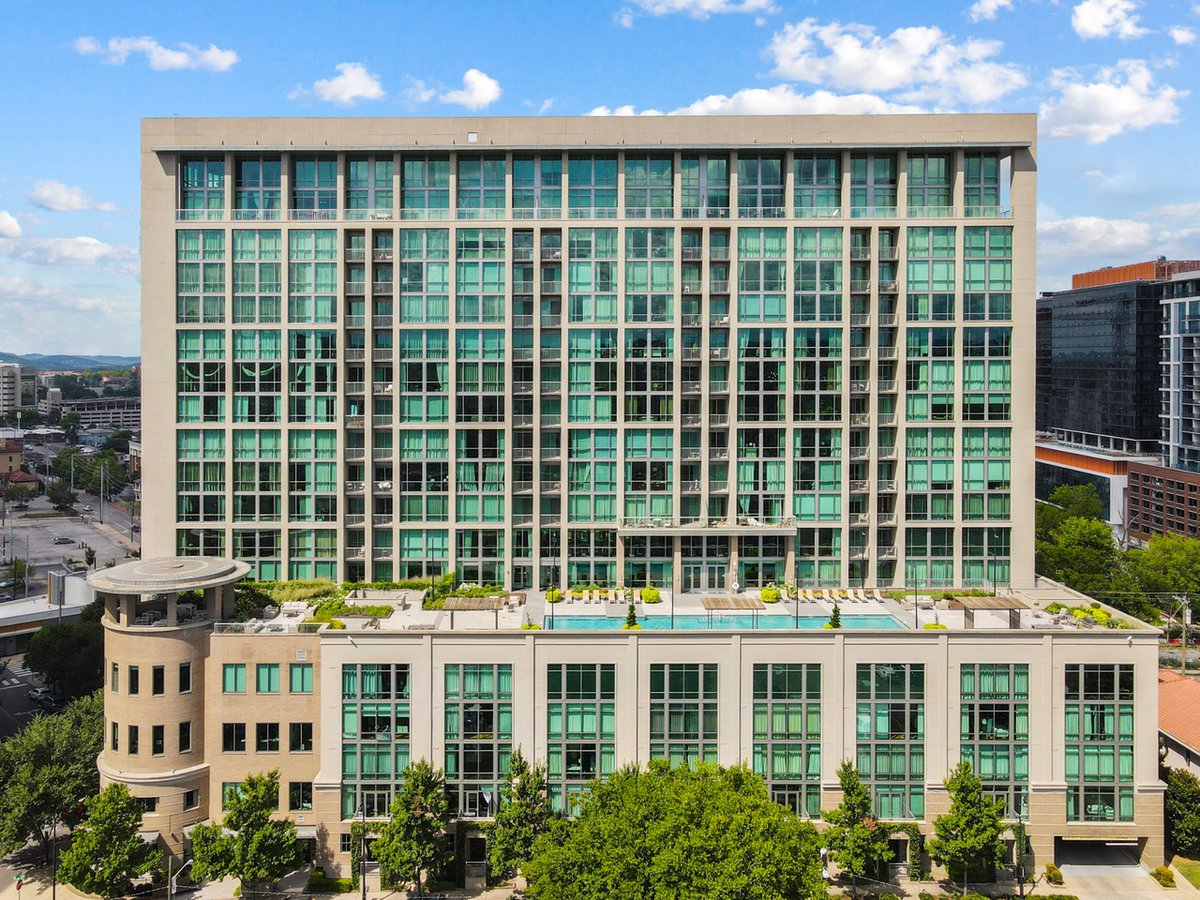 Colliers_Nash's tweet photo. We are pleased to present the opportunity to purchase two office condos in the prestigious Adelicia Building. The address is 1920 Adelicia Street, Nashville, TN. 

For more information about this listing, visit: https://t.co/AKCPlJdmf0

#ColliersNashville #OfficeSpace https://t.co/dB8IMPLhpv