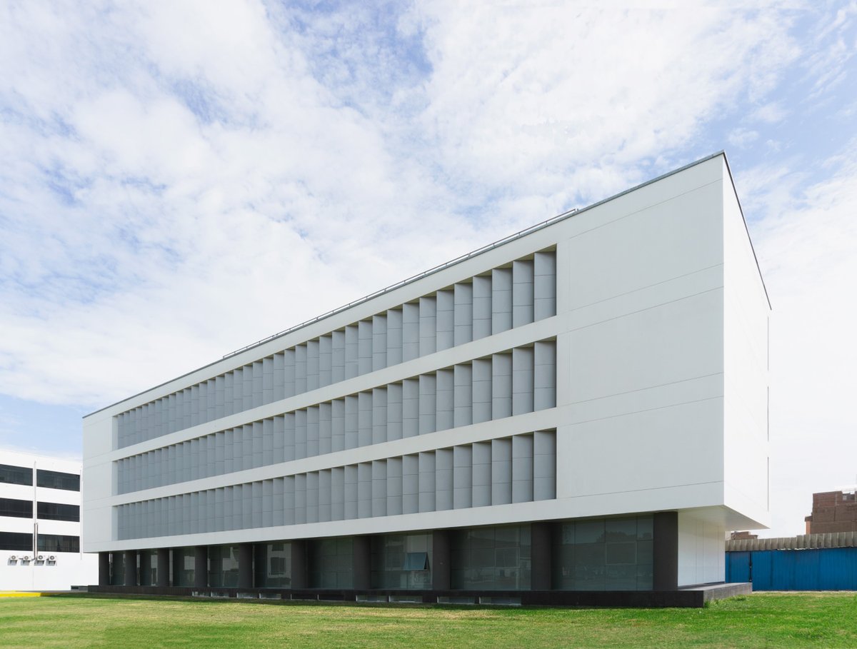 ArquitectosAram's tweet photo. Porque contratar un estudio de Arquitectos para diseñar Clínicas.
En este artículo, exploraremos por qué es crucial confiar en un estudio de arquitectos para diseñar una clínica en el Perú .
https://t.co/LdwvrB85Kn
#arquitectosperú #DiseñoyConstrucción #estudiodearquitectos https://t.co/buB5q2fZ6e