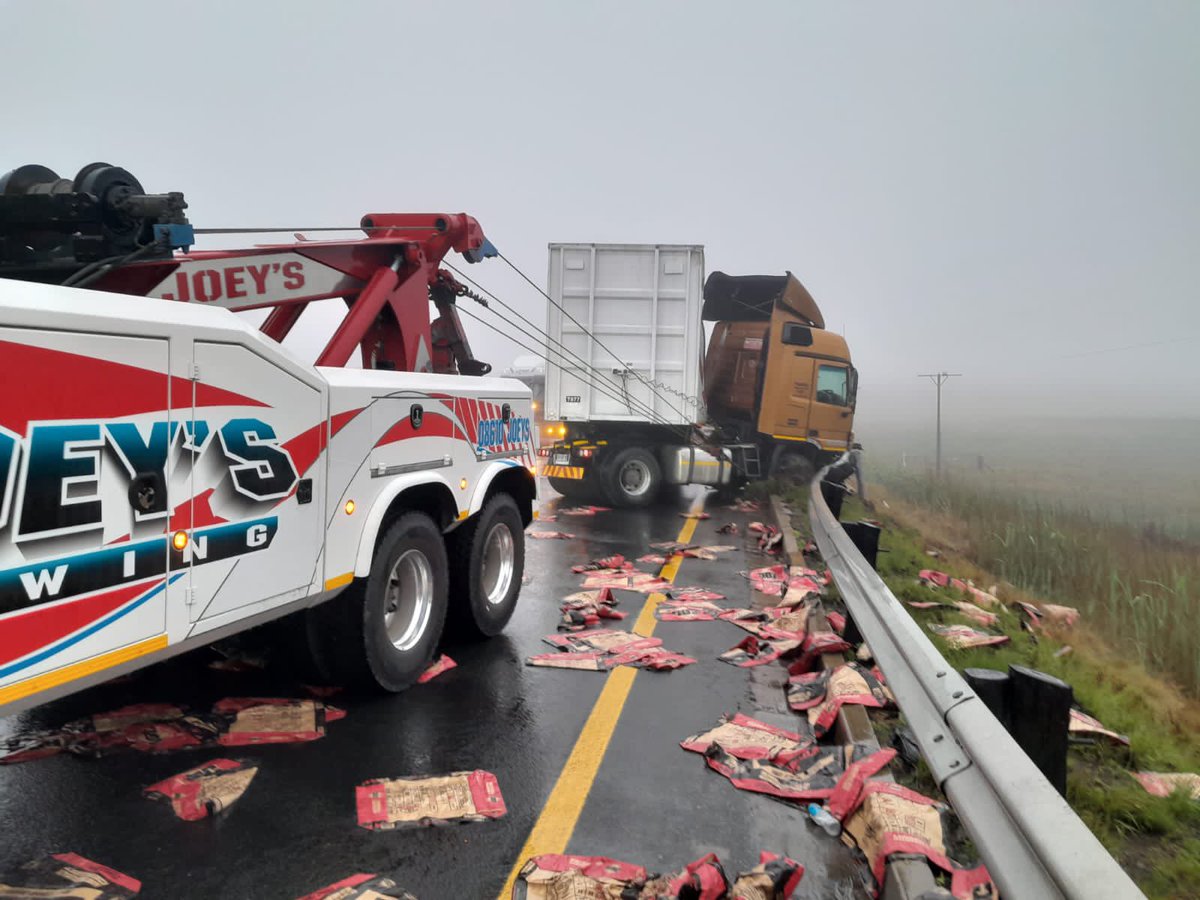 _ArriveAlive's tweet photo. What is covered by Goods in Transit / Cargo in Transit Insurance? https://t.co/GcCgx2UeLa #ArriveAlive #TruckInsurance #CargoInTransit
@SAPoliceService https://t.co/GBHAEbE2FR