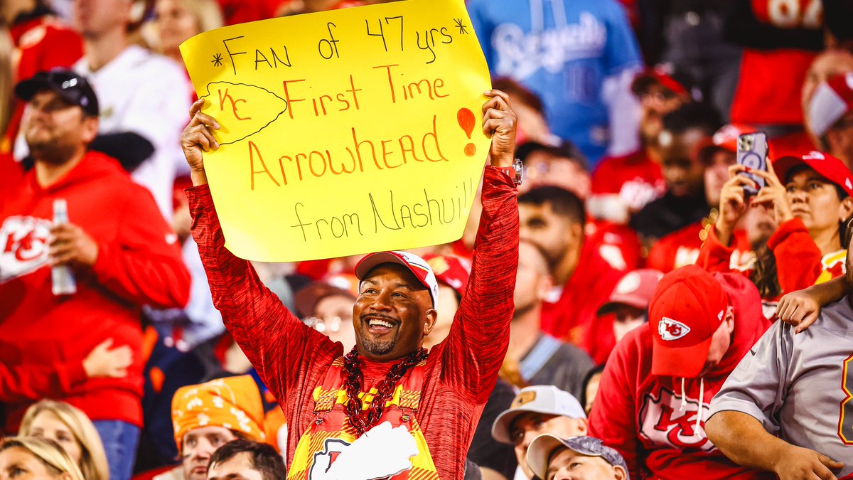 Chiefs's tweet image. Loud and proud in the Kingdom 👑