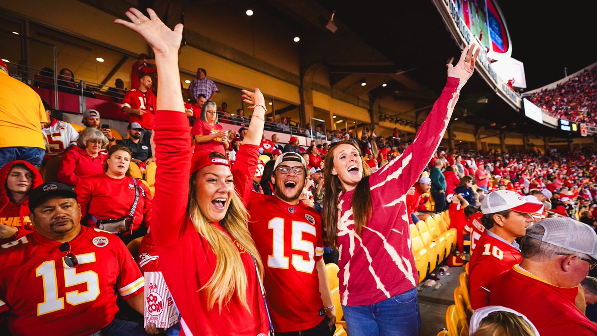 Chiefs's tweet image. Loud and proud in the Kingdom 👑