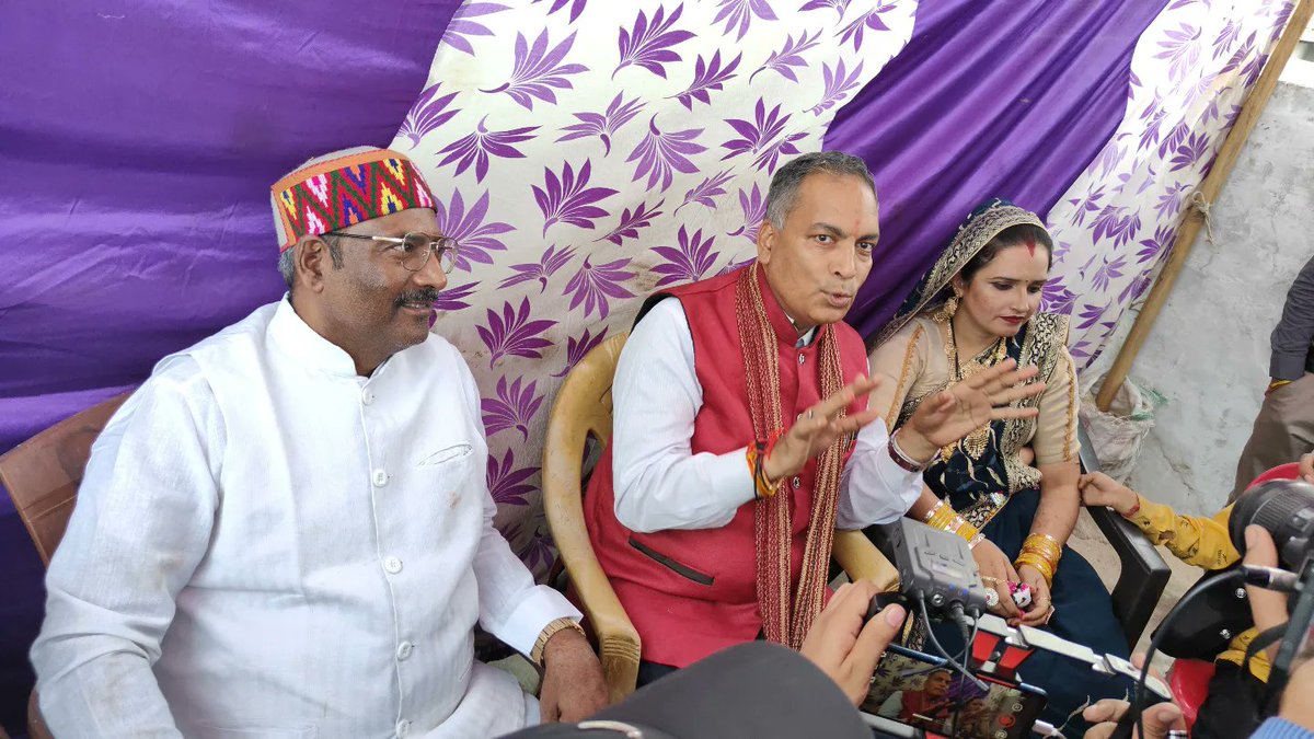 bskrp4bharat's tweet photo. Seema Sachin Meena के नए घर के उद्घाटन में BSKP पार्टी के राष्ट्रीय अध्यक्ष - ठाकुर जोगिंद्र सिंह भदौरिया जी और राष्ट्रीय महासचिव AP Singh ji सामिल हुए।
.
.
.
.
.
.
.
#bskp
#bskp4bharat
#seemahaider
#seemasachin
#seemasachinhaider
#seemasachinmeena https://t.co/Xq7bGOlcSP