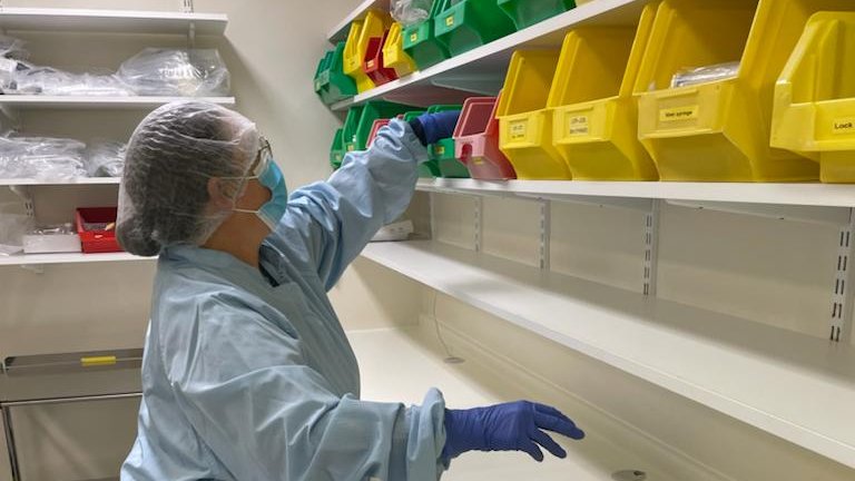 Medway_NHS_FT's tweet image. On #PharmacyTechnicianDay we thank our Pharmacy Technicians (and trainees) for the immense contribution they make to patient care every day 🩵

This vital team spans all areas of pharmacy practice, working with patients and staff to support safe and effective use of medicines.