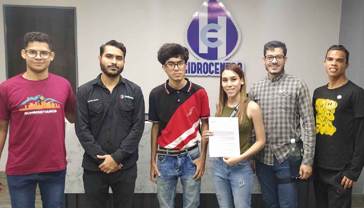 Jóvenes solicitaron información a Hidrocentro sobre la calidad del agua en Carabobo dlvr.it/SxYx0P