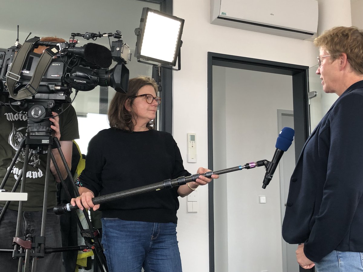 Das Niedersächsische Landeskabinett hat heute das geplante Windenergiebeschleunigungsgesetz beschlossen - der LEE hat sich im Vorfeld konstruktiv in die Vorschläge zur Gesetzgebung eingebracht. Dementsprechend groß war heute das Medieninteresse. 

lee-nds-hb.de/lee-mutiger-ge…