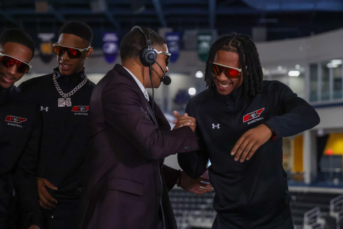 𝓓𝓲𝓭 𝔂𝓸𝓾 𝓴𝓷𝓸𝔀… 🎩🏀

Yesterday, <a href="/demarcussharp24/">D. Bucketsss 1️⃣🎋</a> became the first player in program history to earn Preseason All-<a href="/ASUN_MBB/">ASUN Men's Basketball🏀</a> honors?

#Agent0 | #BleedRed