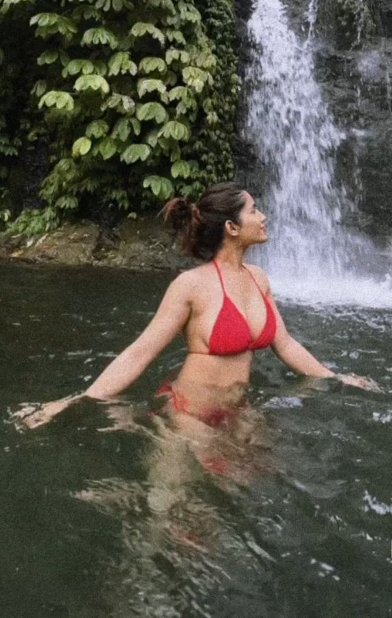 F8pbQCRaYAA49WA?format=jpg&name=900x900