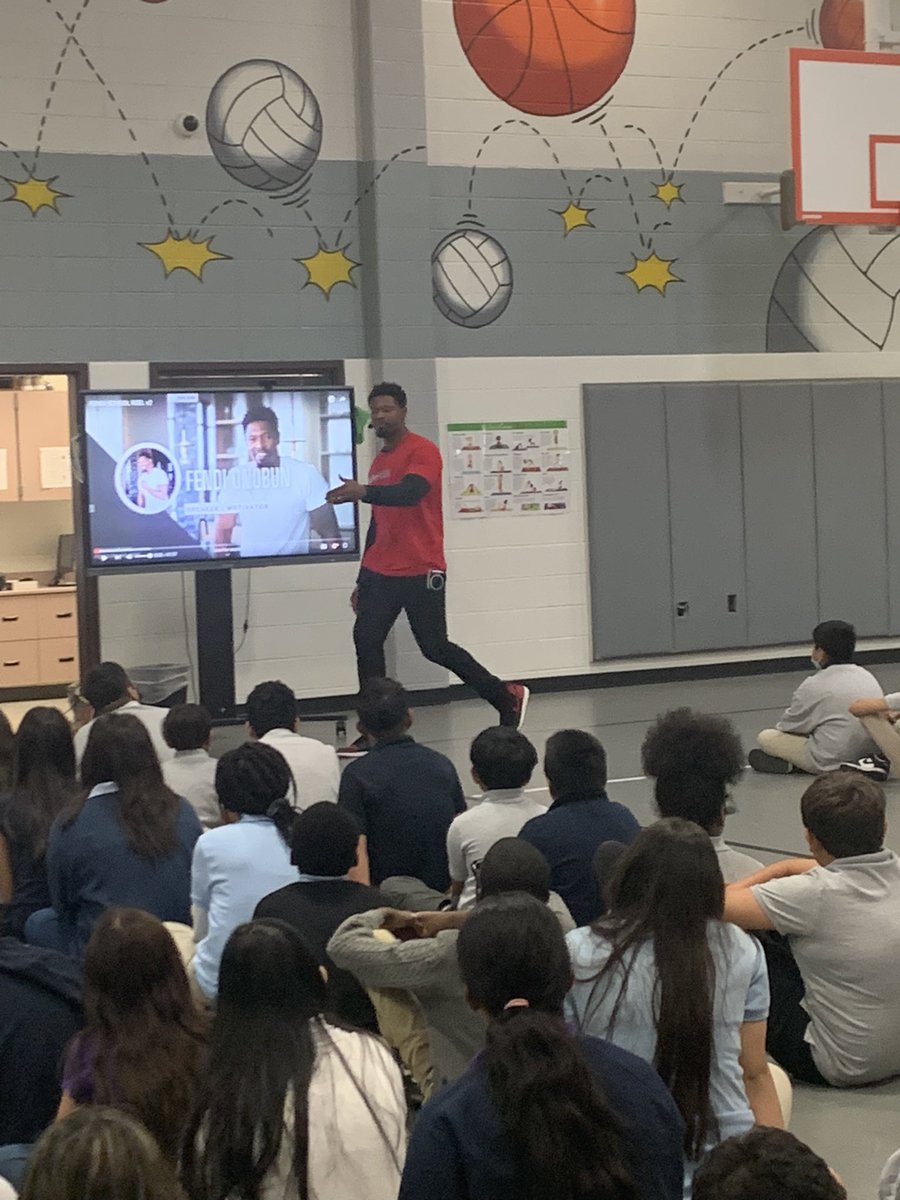 Fendi Onobon is in Jaguar Land this morning and he has our kids excited! Alief Alumni’s coming through to motivate students 🎉 <a href="/OwensInt/">Owens Intermediate</a> <a href="/AliefISD/">Alief ISD</a> #Aliefproud