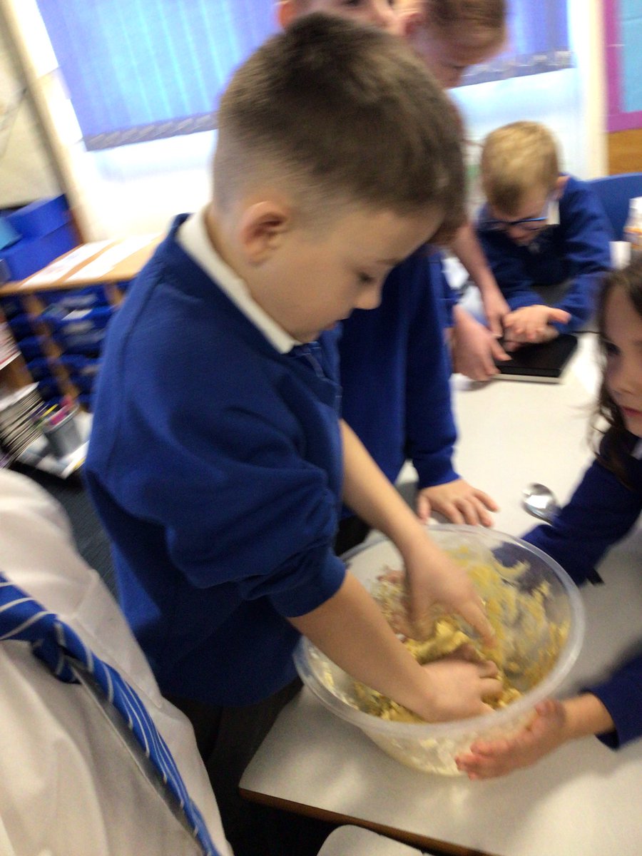 HighBankJIN_Y5's tweet photo. In Year 4 and 5, we made biscuits! We had a great time making and eating our biscuits! https://t.co/1SAmTxp4s4