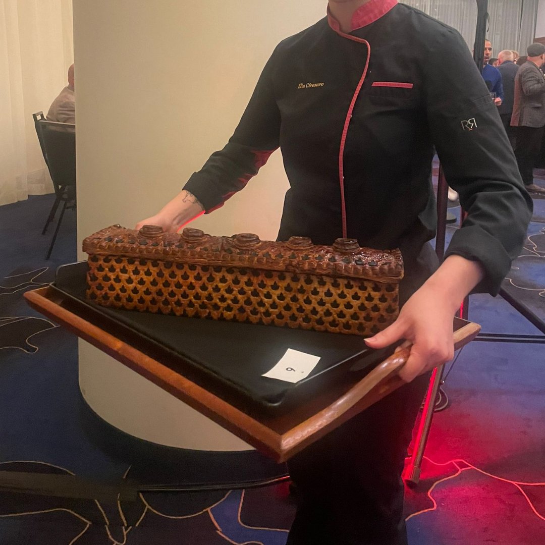 M_Chapoutier's tweet photo. La #Sélection Amériques du Championnat du Monde de Pâté-Croute s’est déroulée à l’Hôtel Honeyrose à Montréal au Canada. La Maison M. #CHAPOUTIER tient à féliciter les deux #finalistes Félix Duquet (Sofitel Montréal) et Mathieu Couture (Restaurant Artisans).
#patecroute #cdmpc https://t.co/WeRTWbb18g