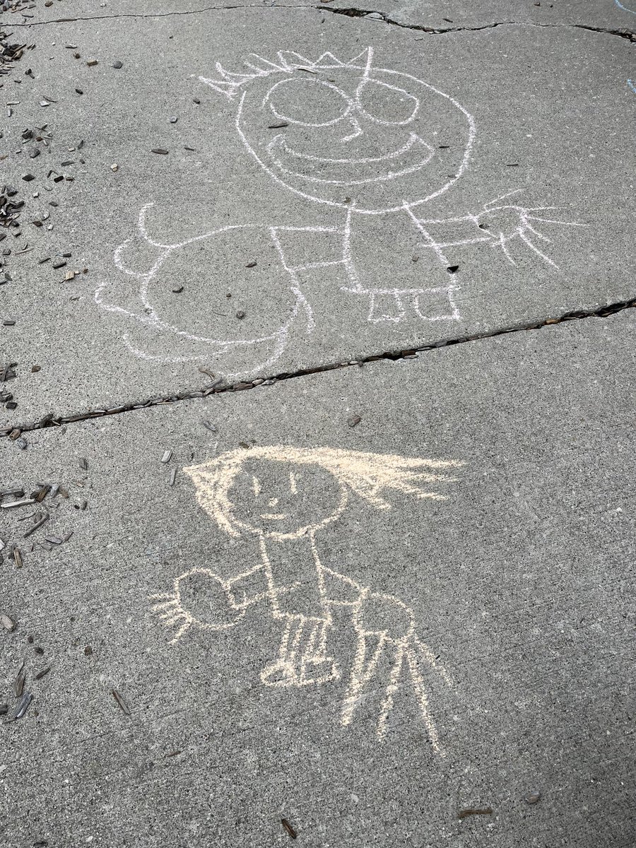 Gretchko @jentealteach writing kind chalk messages today, a district initiative for safe schools week. These K students know how to brighten each day and SHINE! #onlywb @gretchkostars