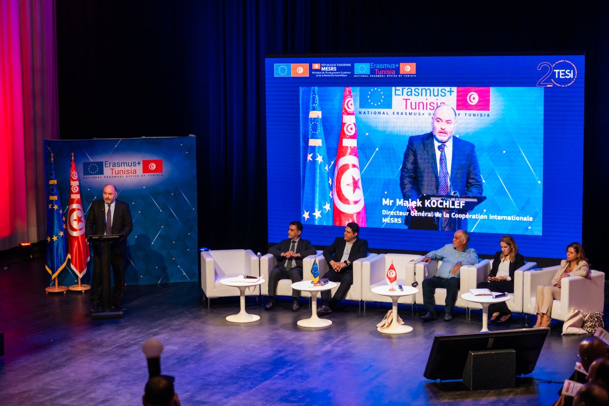 UeTunisie's tweet image. Nous célébrons les 20 ans de la coopération 🇪🇺 🇹🇳 en matière de Recherche scientifique et d’Innovation. Erasmus+ participe à ces célébrations en revisitant le sujet du moment dans le monde de l’Enseignement Supérieur: La digitalisation 
#Erasmusplus #TESI2 #EUinTunisia