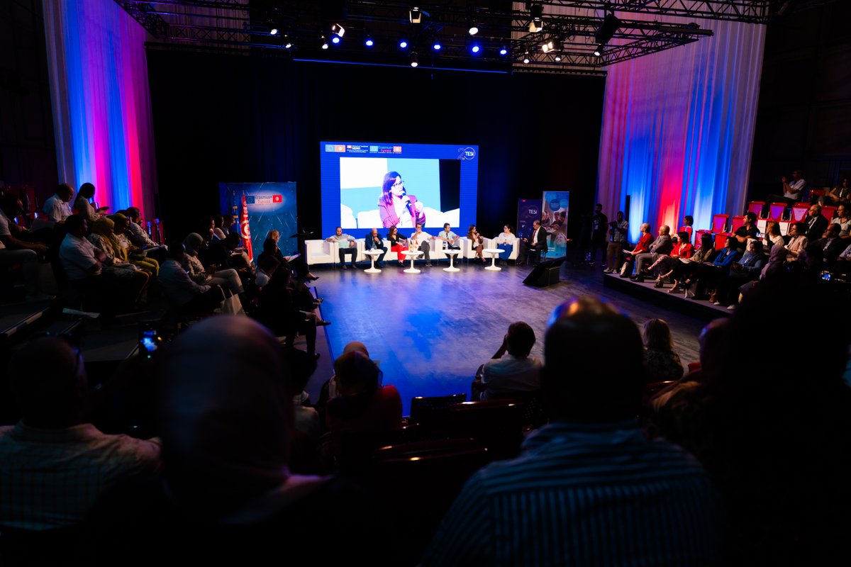 UeTunisie's tweet image. Nous célébrons les 20 ans de la coopération 🇪🇺 🇹🇳 en matière de Recherche scientifique et d’Innovation. Erasmus+ participe à ces célébrations en revisitant le sujet du moment dans le monde de l’Enseignement Supérieur: La digitalisation 
#Erasmusplus #TESI2 #EUinTunisia