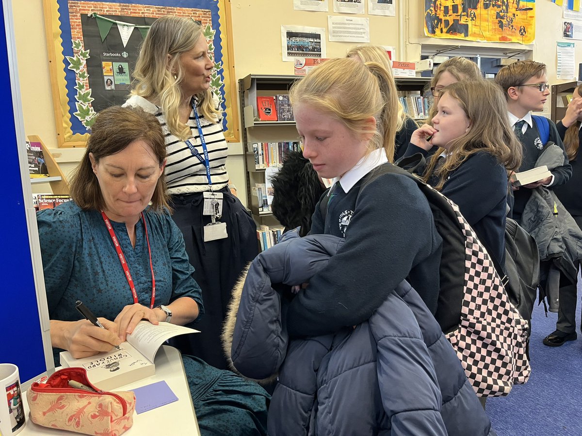 LibraryTmhs's tweet image. What a start to #Book Week 2023! Our year 7 and 8 students were treated to a book signing and special assembly led by author Lisa Thompson. The visit was amazing for helping to further foster a love of reading amongst our students. #RfP #GreatSchoolLibraries
