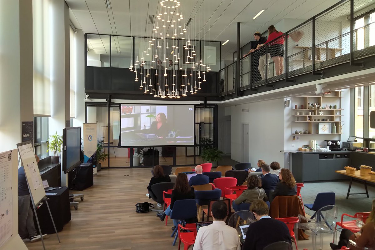 couteaukriss's tweet photo. La journée #institutonepoint @onepoint avec des tables rondes sur les défis de la société, l'education et le savoir avec l'intervention de notre Président @UTTroyes Christophe Collet!
Merci @MurielTouaty pour cette très belle organisation! https://t.co/pfEEqh0AK0