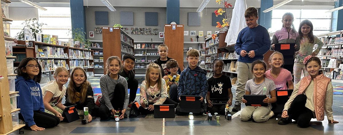 mslesser79's tweet photo. Our Robotics/STEM club had fun showing off their @cubeletsdigital creations! @FSD79 @MrsWittenkeller #robotics #STEMeducation #STEM https://t.co/HYSjTaLE0d