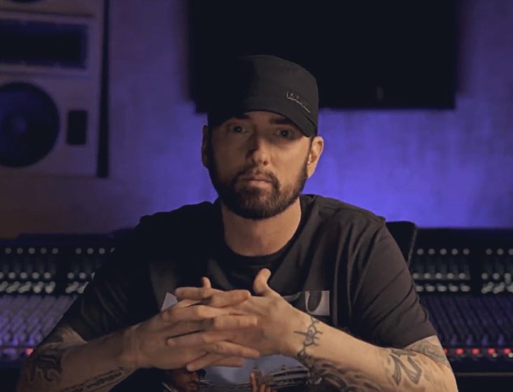 Marshallizados's tweet photo. 🎂 Hoy cumple 51 años EMINEM 🎂 

(los cumple para atrás el cabrón, tremendo Benjamin Button) https://t.co/HyvdOd9wL8