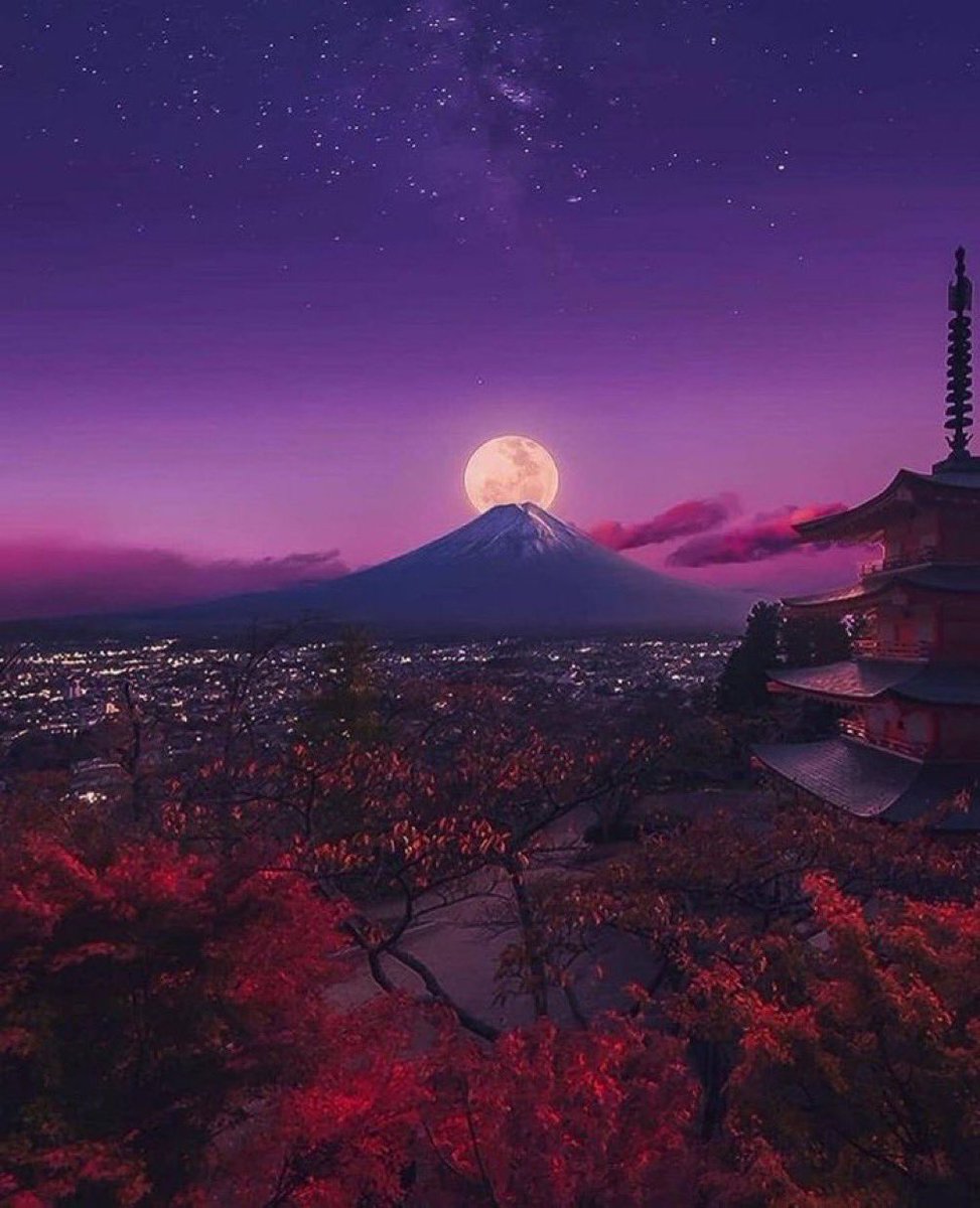 Full Moon over Mount Fuji, Japan 🇯🇵