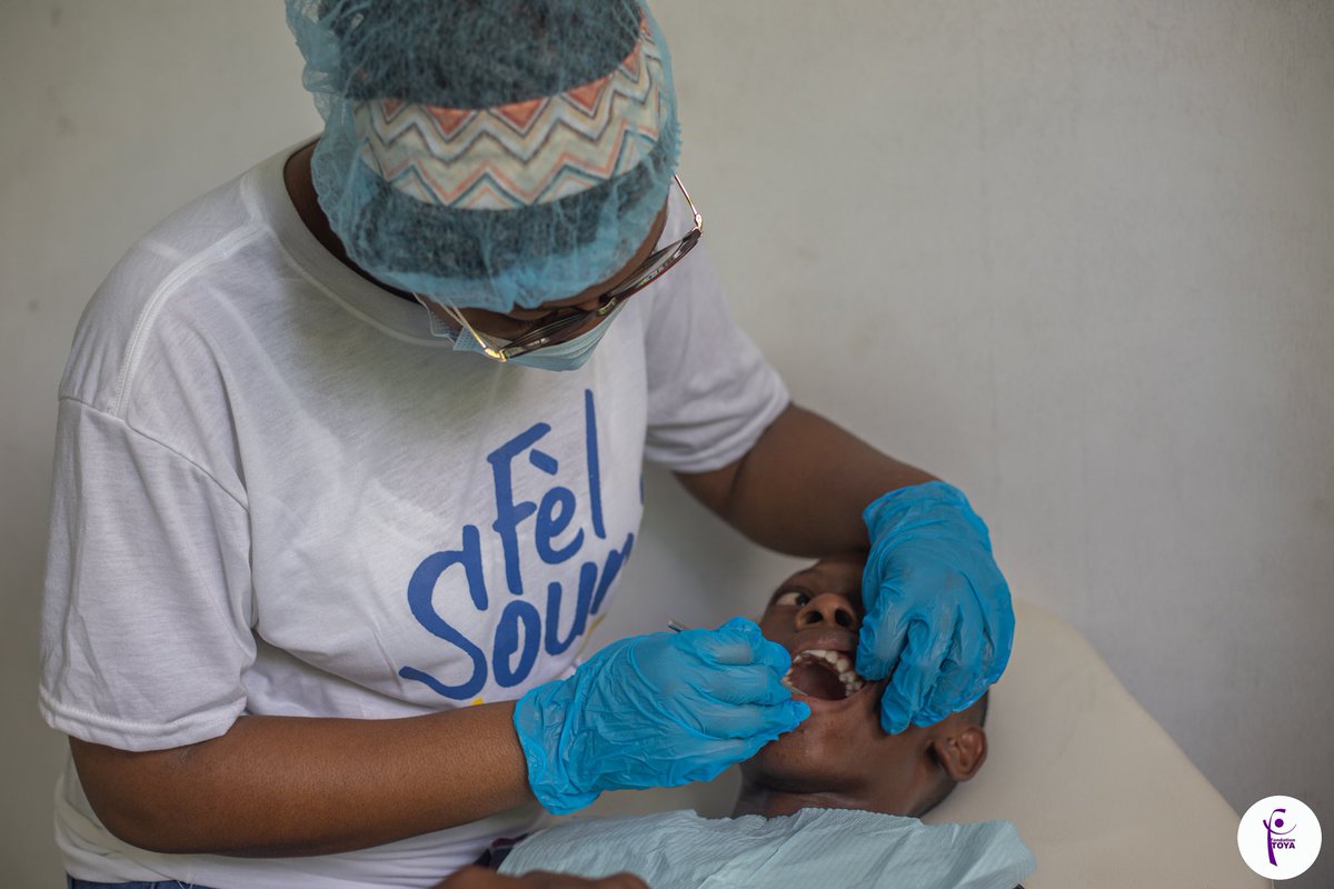 assurdent's tweet photo. Revivez en images le 1er jour de distribution de soins bucco-dentaires gratuits aux enfants de @FondationTOYA dans le cadre de "Fè l Souri"
Nous sommes déterminés à améliorer l'accès aux soins bucco-dentaires en Haïti et surtout au sein des communautés vulnérables.

 #FèlSouri https://t.co/PNJLd0jxuh