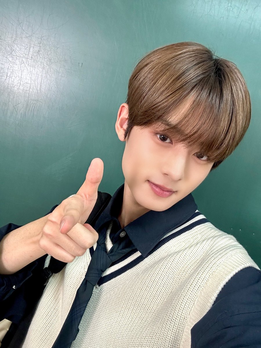 YOUNITE_twt's tweet photo. 난 정했어!👉👉

#우노 #WOONO https://t.co/WUnzH5ltF6