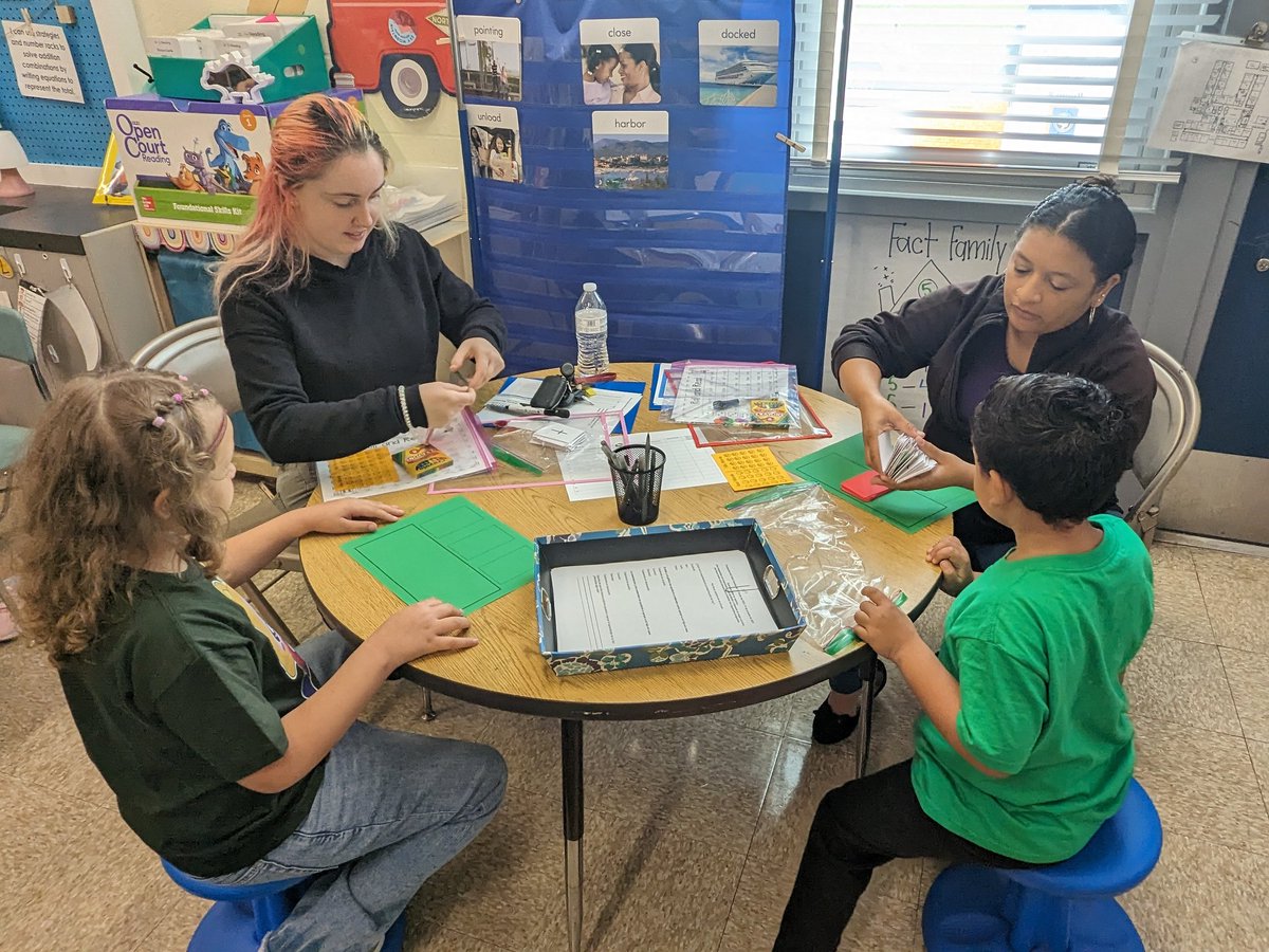 Padonia first grade students and families had a successful morning APTT session learning foundational skills, setting SMART goals, and practicing reading games as a family.  We look forward to seeing our progress at the January meeting! <a href="/dan_pizzo/">Dan Pizzo</a> @etblouin <a href="/PadoniaPride/">Padonia International Elementary School</a>