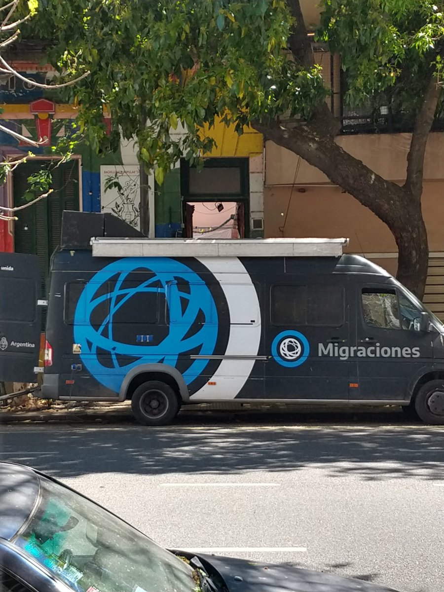 Los mismos q odian a Milei son los q utilizan recursos públicos para beneficio privado. Camioneta de <a href="/Migraciones_AR/">Migraciones</a> en un centro cultural 🤔 <a href="/DianaMondino/">Diana Mondino</a> <a href="/RAMIROMARRA/">Ramiro Marra</a> <a href="/VickyVillarruel/">Victoria Villarruel</a>