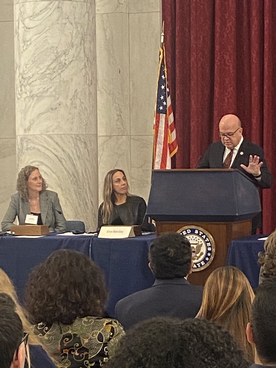 25th Anniversary of the #HumanRightsDefenders declaration happening now at the #USSenate with @RepMcGovern @StateDRL Erin Barclay and @FrontLineHRD executive director @OliveMoore