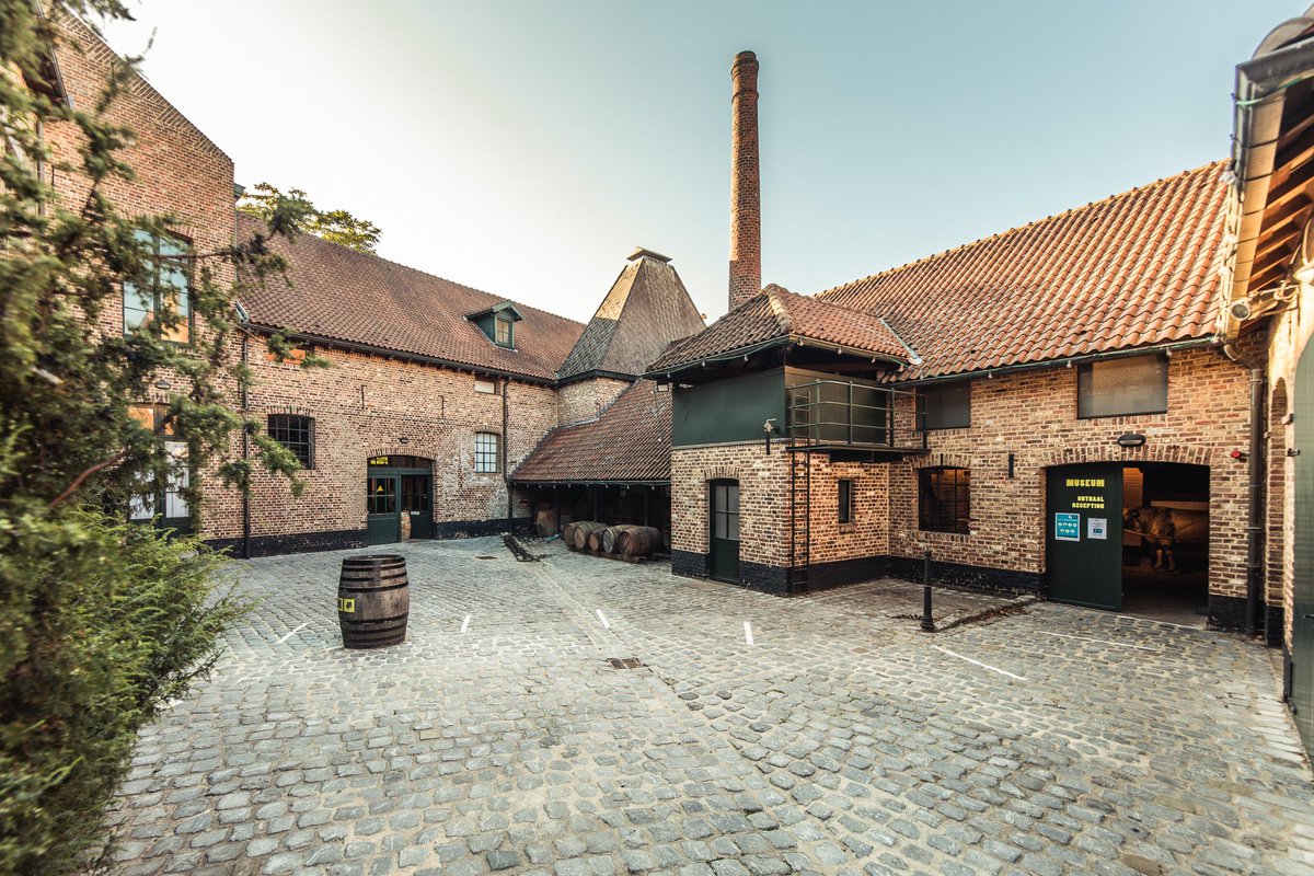 Ga jij dit weekend ook naar de Jeneverfeesten in Hasselt?

Dan vind je ons terug aan het museum!
We gaan nl. coöperatieve zonnepanelen plaatsen op het Jenevermuseum ☀️ en jij kan meedoen ✅

<a href="/JeneverBelgium/">Jenevermuseum</a> 
<a href="/stadhasselt/">Stad Hasselt</a>
<a href="/VEB_energie/">VEB</a>
<a href="/BurgerenergieBE/">burgerenergie.be</a> 

#rescoop #hasselt