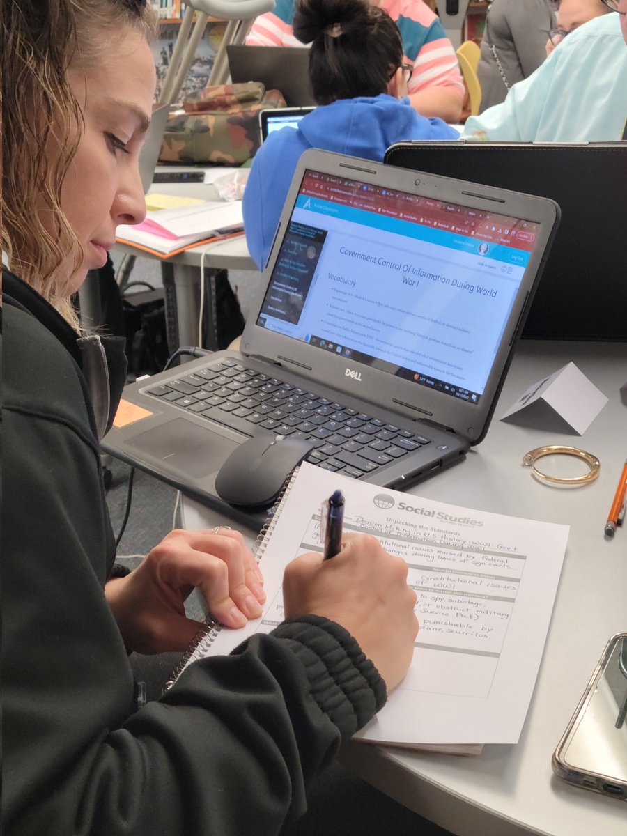 montra_rogers's tweet photo. Deconstructing Objectives NEVER Gets Old! It helps us to develop a Why for #ActiveClassroom resources. @J_Filipow @AldineHistory @AldineISD @SocialStudiesSS #DiscoverDevelopDeploy https://t.co/skHobs4qyN
