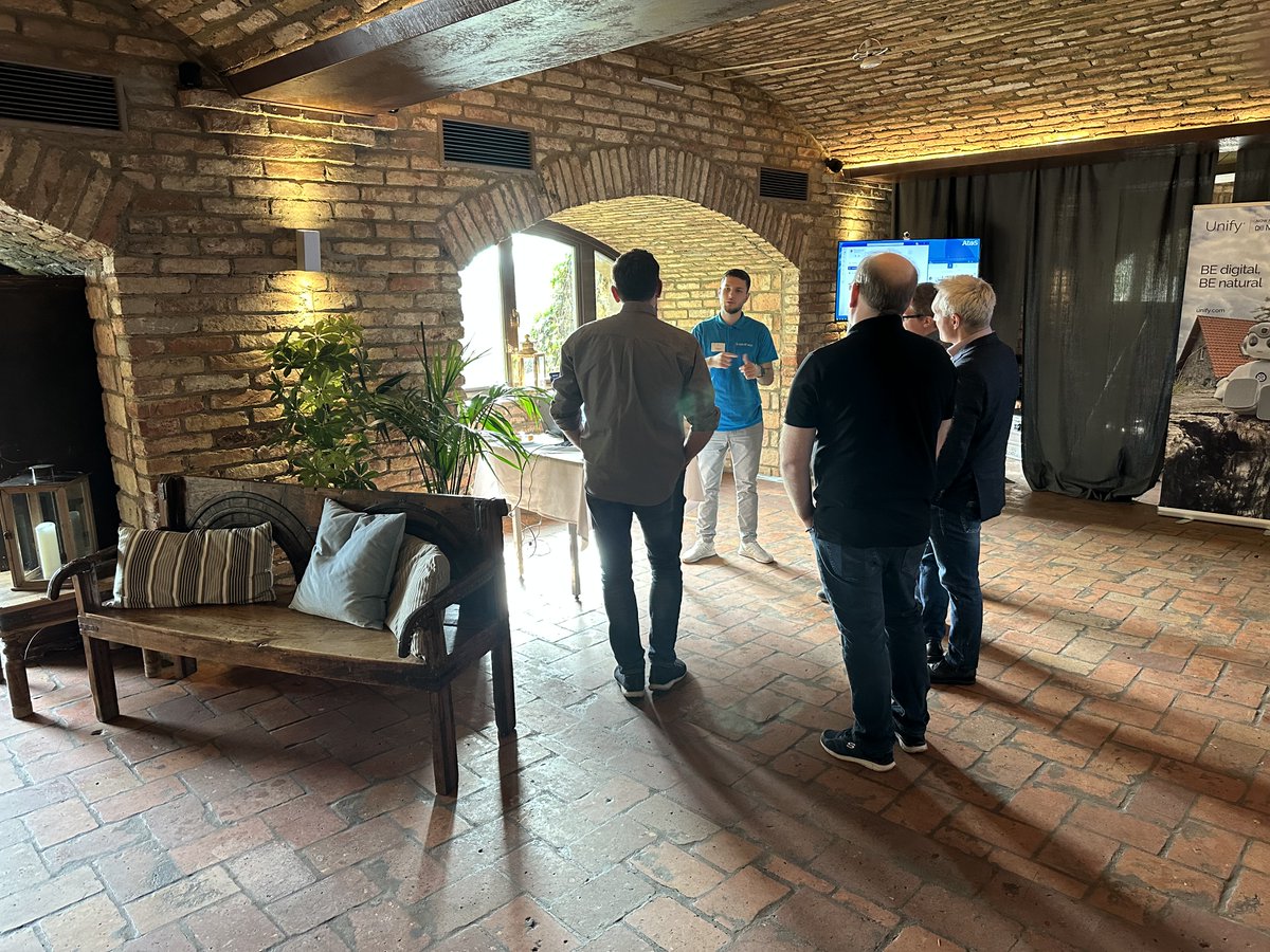 PMkBiz's tweet photo. "Vienna Calling" und wir sind da!
Heute sind wir mit unserem Business Breakfast "BE digital, BE natural" auf dem Wiener Weingut am Reisenberg zu Gast.
Sehr gute Gespräche mit unseren Kunden und eine fantastische Aussicht auf Wien.

Next Stop Salzburg: https://t.co/7duoyECpVV https://t.co/rFX9pH3ENc