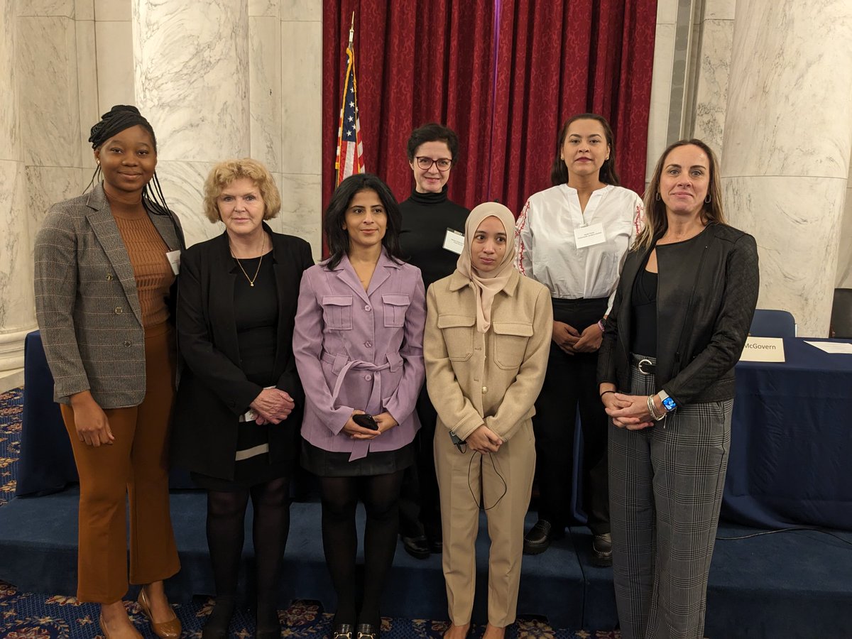 .@FrontLineHRD is proud to be with human rights defenders, @MaryLawlorhrds, US govt dignitaries & others at a special event on Capitol Hill to mark 25th anniversary of the UN Declaration on Human Rights Defenders. #Right2DefendRights