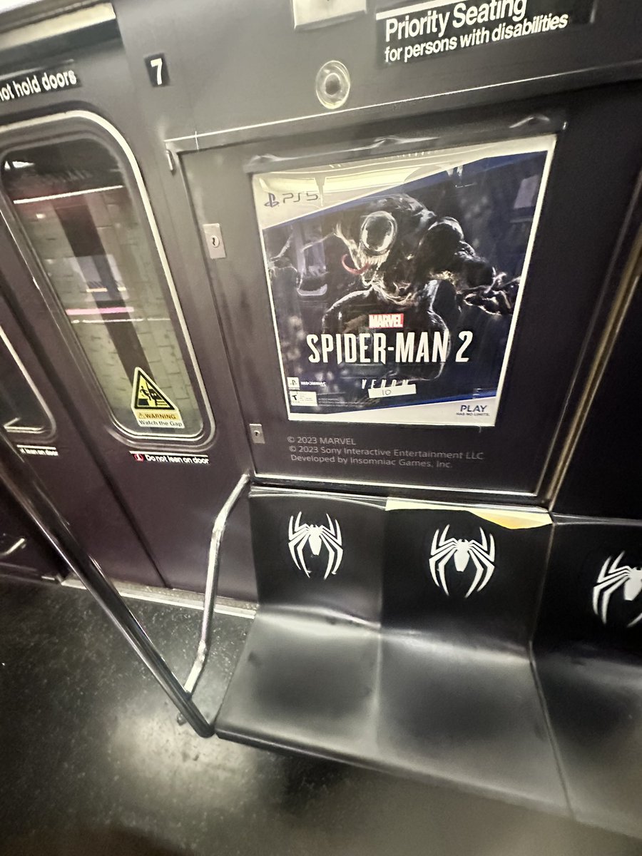 swishnomiss's tweet photo. This Spider-Man 2 shit serious https://t.co/m72IPJsN4D