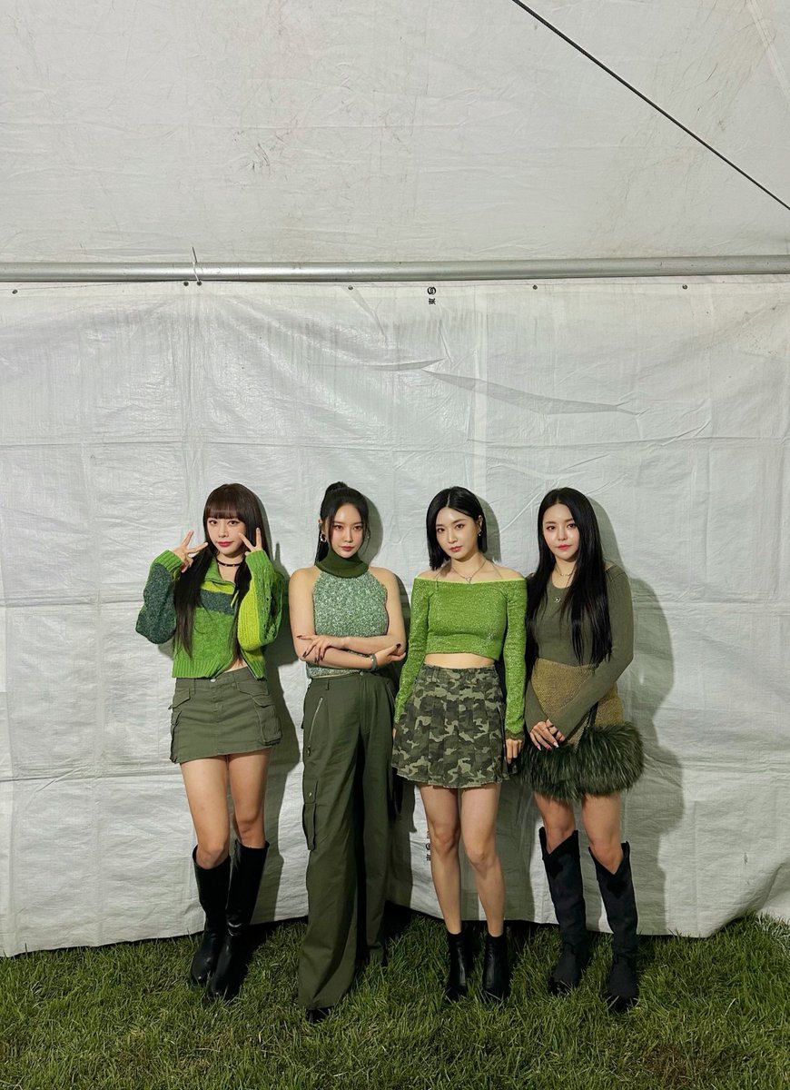 weare_bbgirls's tweet photo. [📷]
231017

오늘도 만나서 행복한 하루💚 
쌀쌀한 날에도 함께 해줘서 고마워요💚

#브브걸 #BBGIRLS https://t.co/5ee55pTcrK