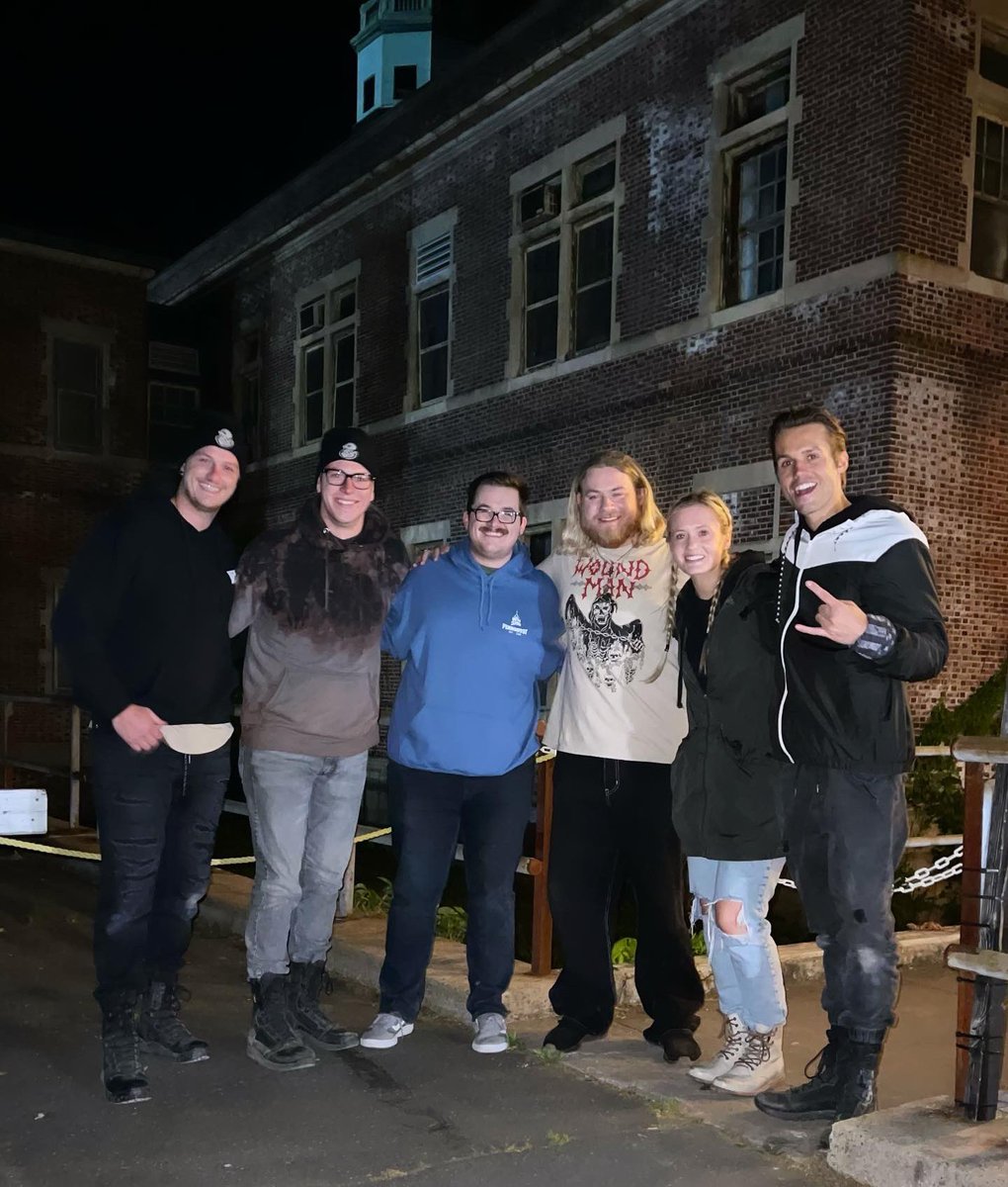 DakotaLaden's tweet photo. This Friday we are joined by Colin and Connor from @PFilesOfficial 👻

Thanks for joining us dudes!! Turned out to be one hell of a night #ProjectFear https://t.co/1XXb1v5r7P