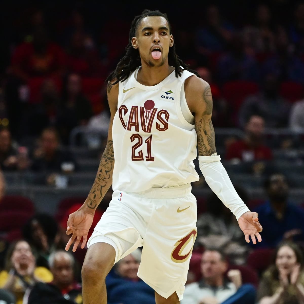#Cavs rookie Emoni Bates through 3 Preseason games:

- 12.7 PPG
- 52% FG
- 45% 3PT
- 16 MPG

#LetEmKnow
