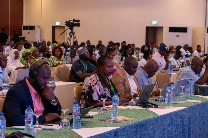 #Day 2
Dr. Olufunso Somorin, the regional principal officer at AFDB,emphasized at #C4A that embracing speed and technology enables us to achieve rapid growth and swift adaptation.#KeepYourPromises
#Agriculture4Resilience
#Adaptation4Africa
#YAF
#WhatHasChanged?
#COP28