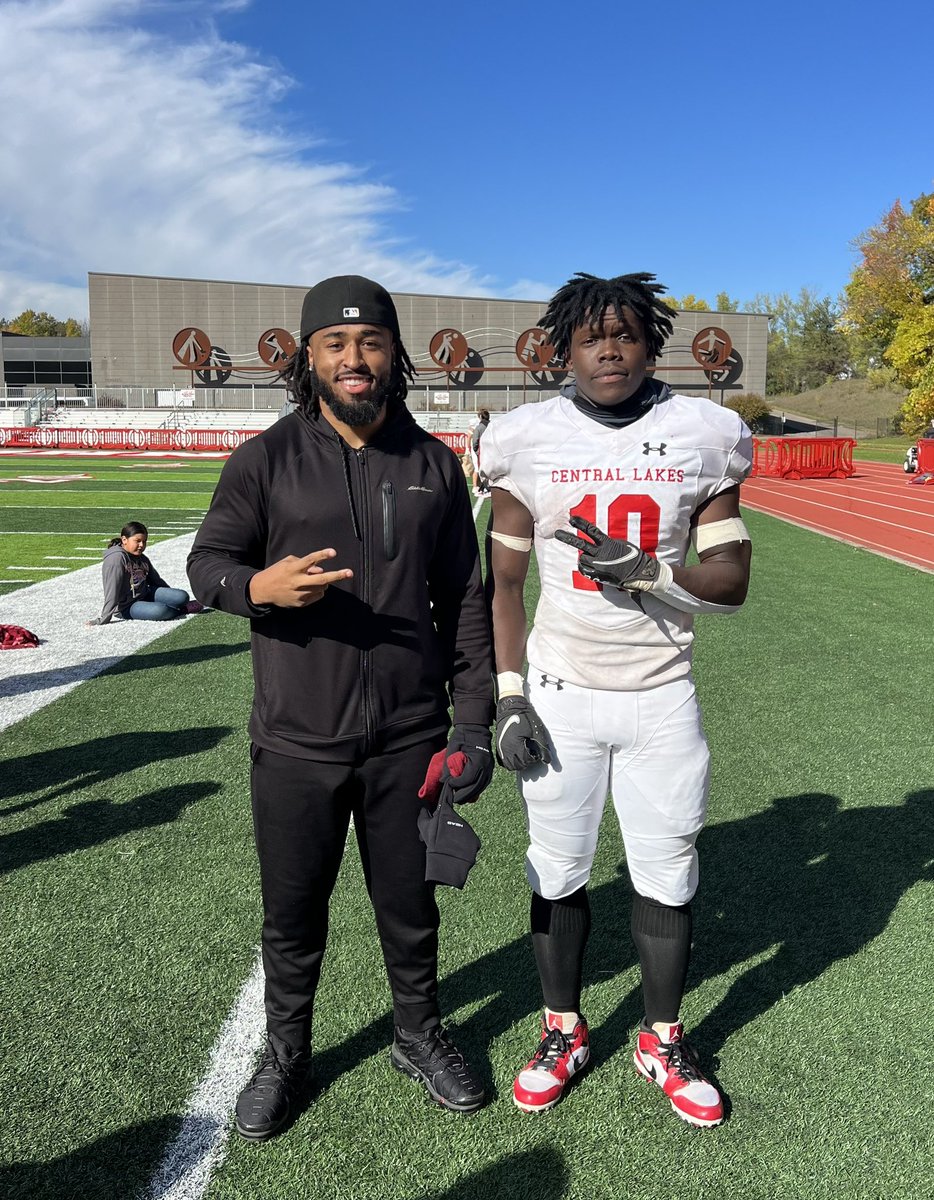 🚨SLEEPER ALERT 🚨 Former Bemidji St Rb <a href="/davidcollins318/">David Collins</a> has been an absolute star this season at Central Lakes College. 

I will be training him throughout the next offseason, whoever picks up this kid gets an absolute stud the day he steps on campus.