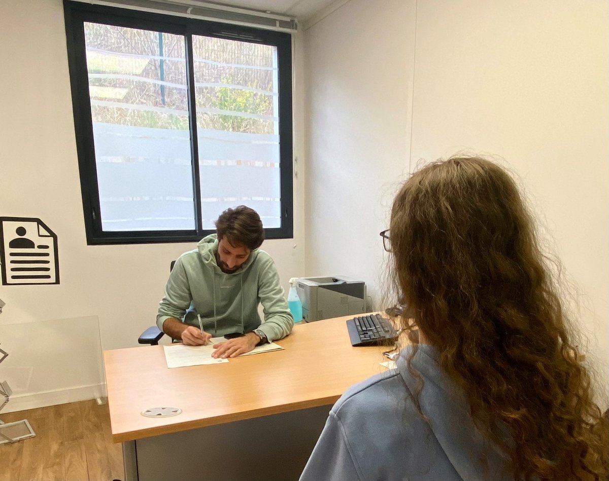 caroline_roose's tweet photo. Cet après-midi c'était le #Recrutement de l'établissement #FactoryandCo de @lavalette83160 en direct de l'agence @poleemploi_VAR de #LaGarde
🤝 Le recruteur a rencontré des candidats préparés et a pu procéder à des entretiens.
#TousMobilisés pour l'#Emploi https://t.co/5yxjUuVRtO