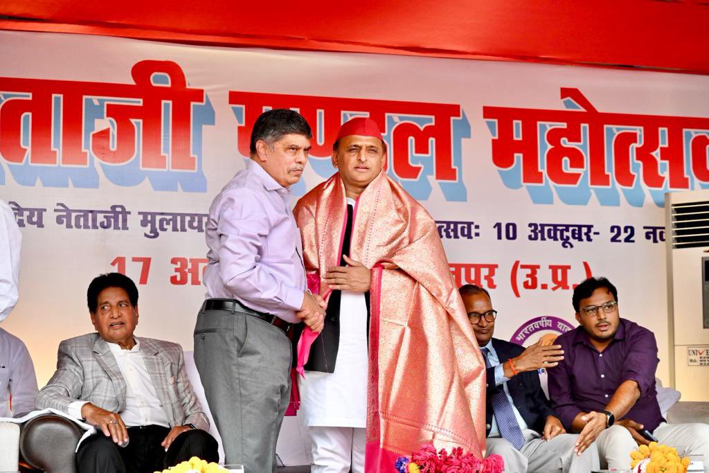 yadavakhilesh's tweet photo. @ कानपुर https://t.co/UlG8P8Bn4n
