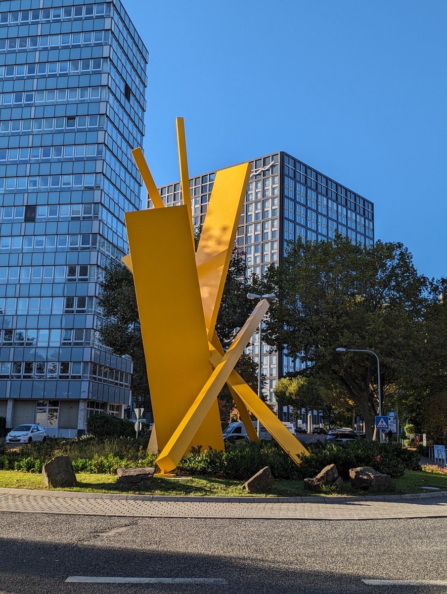 Can it be? Blue sky and sunshine, in Frankfurt?! Ready to join the other rights geeks at the #fbm23 rights networking event, I'll be in my element #intherightszone