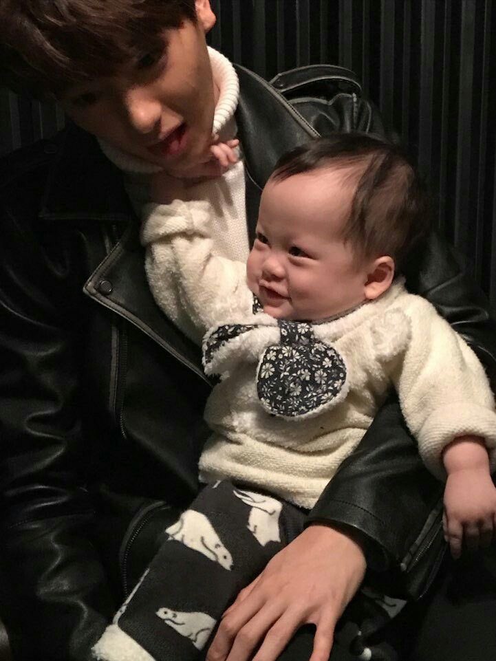 boyoftinder's tweet image. 임출육이라는 죄악에 빠져버릴거같음...
아기구준표의 좌충우돌 우당탕탕 아기키우기