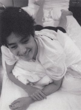 boyoftinder's tweet image. 흑백침대짤 원래도 선녀엿는데 야심한 새벽쯤에 보니까 ㅈㄴ박음직스럽고 개꼴리네