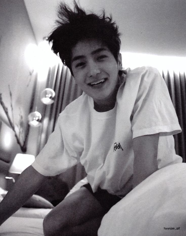 boyoftinder's tweet image. 흑백침대짤 원래도 선녀엿는데 야심한 새벽쯤에 보니까 ㅈㄴ박음직스럽고 개꼴리네