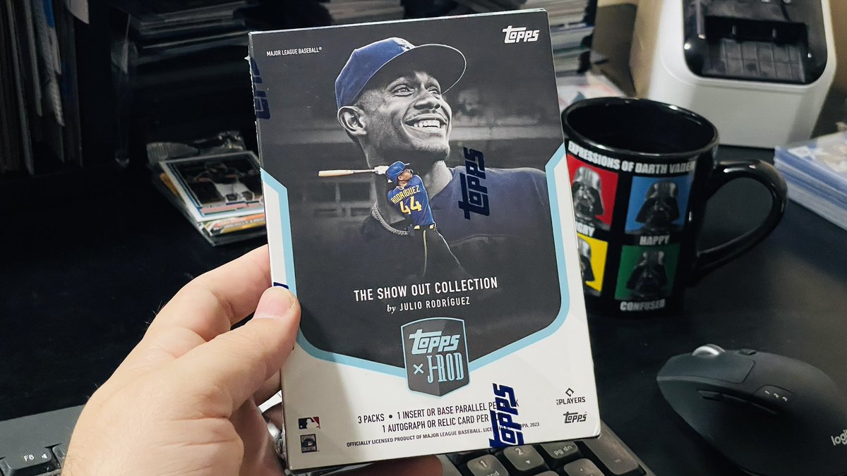 WatchTheBreaks's tweet image. 🚨 Who wants to win a box of the Topps x J-Rod baseball cards 🚨

RT &amp;amp; Follow to enter to win! 🔃 

#collect #thehobby